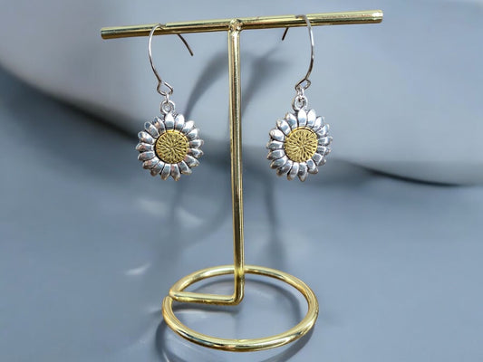Precious Daisy Earrings